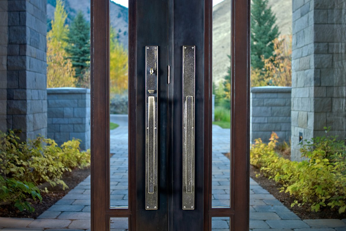 Kitchen and Bath Remodeling Rocky Mountain Door Pulls - SPLASH Showrooms