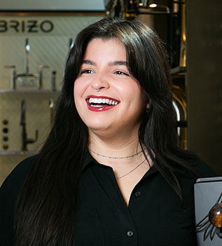 LPetrilla LPetrilla SplashHeadshots 3 1078