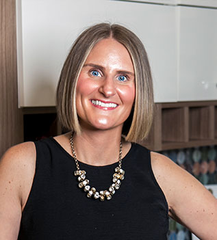 LPetrilla LPetrilla SplashHeadshots 7 1264