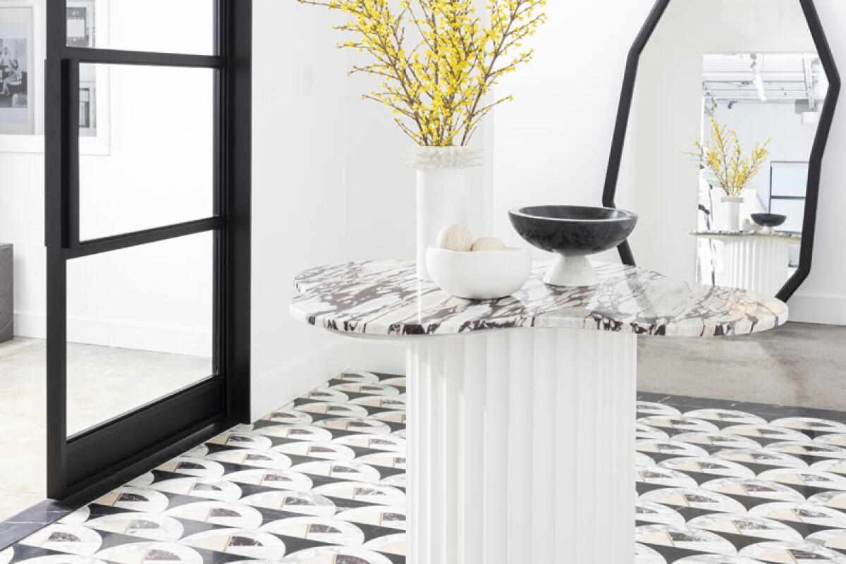 SPLASH Showrooms - Black White Entry Table